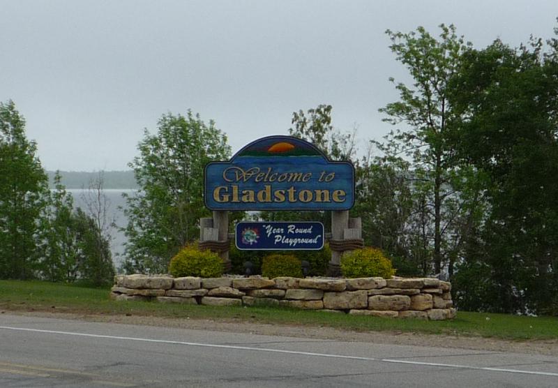 2009-0619- Gladstone- Welcome