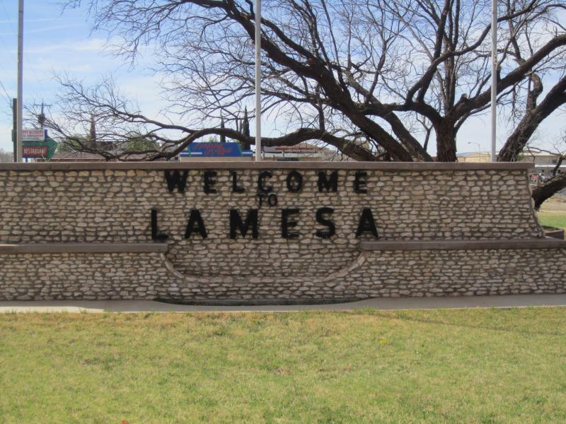  Lamesa, T X welcome sign I M G 1488